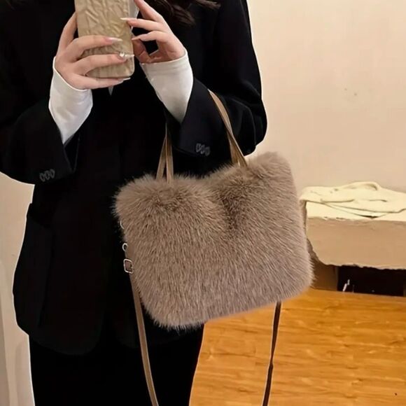 Faux Fur Tote Bag - Picture 1 of 4